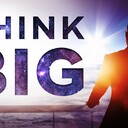 Think big - Denken Sie groß!  Die Amerikaner sagen: "Think big." und das ist auch richtig. Scheuen Sie sich nicht davor  großes Träume zu haben und große Pläne anzugehen. Falls andere Sie für verrückt halten,  heißt das nur, dass ihre Vorstellungskraft zu klein ist, um Ihre Ideen zu begreifen.  Vergessen Sie nicht: Nur wer Großes träumt, kann auch Großes erreichen.  “Wenn du schon denkst, kannst du genauso gut gleich groß denken.”  Donald Trump