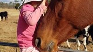 Only In Australia - 3-Year-Old Singing to Horse | Facebook